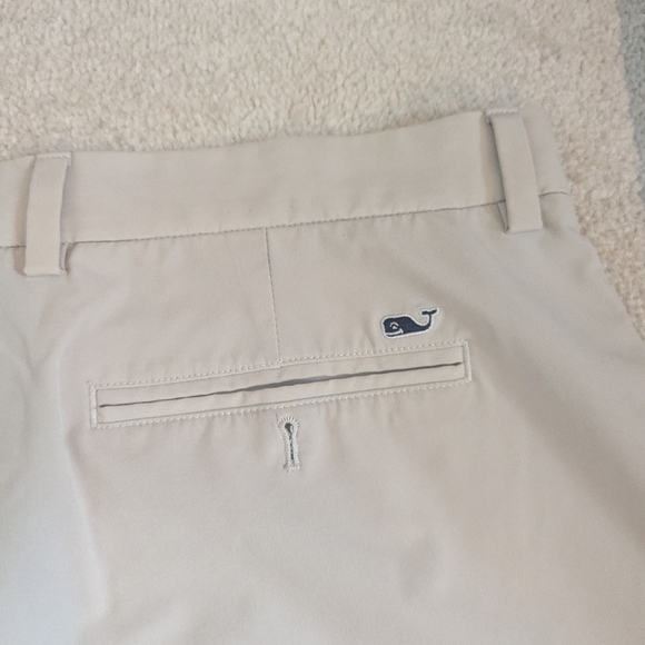 Men's Vineyard Vines Light Khaki Shorts - Picture 5 of 5
